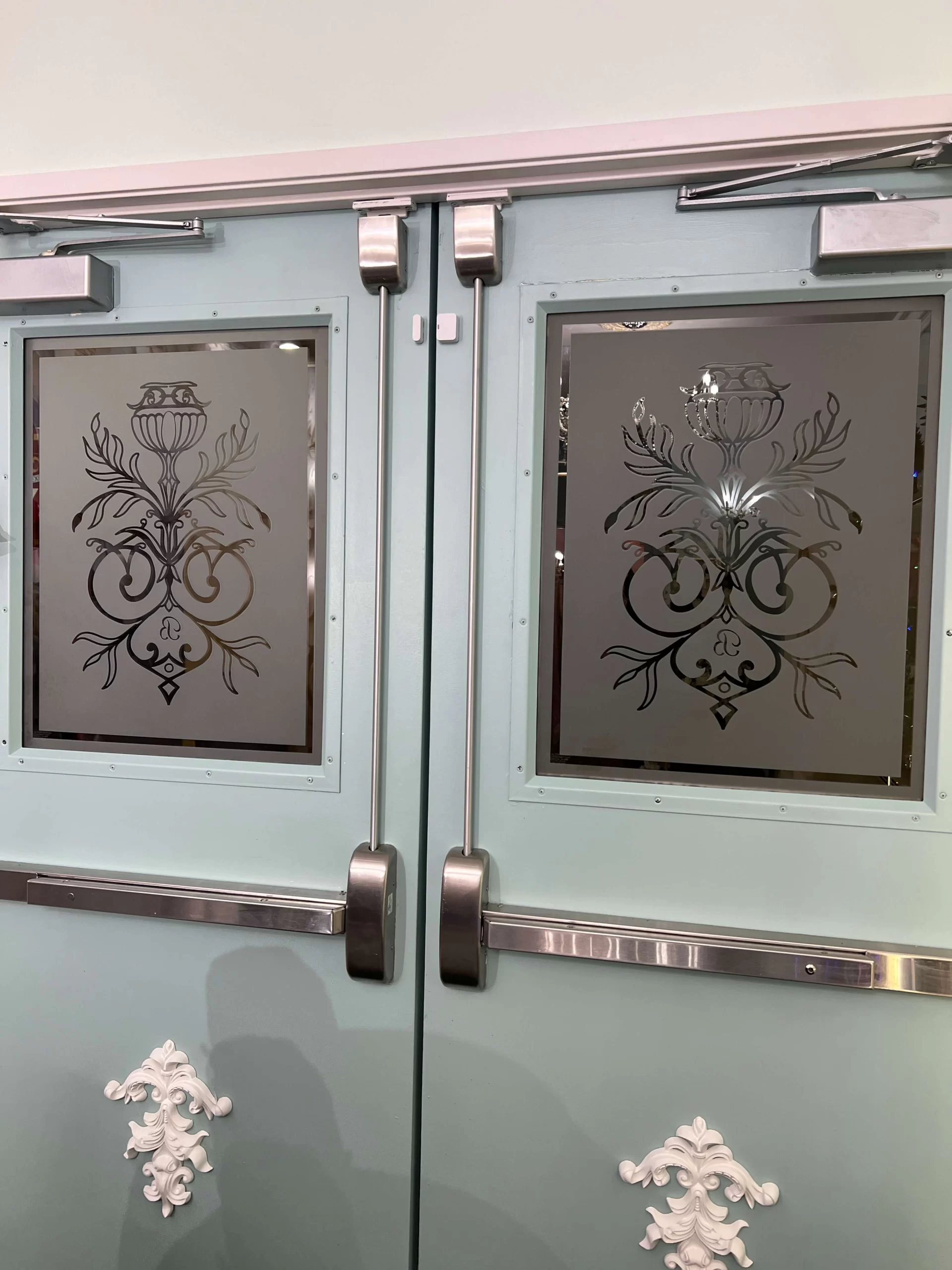 Etching the wedding boutique window design