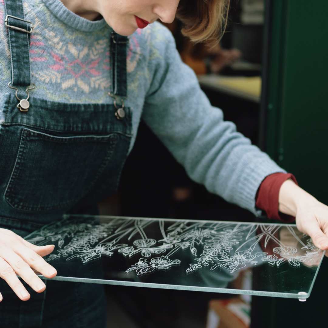 About Us – Custom Glass Etching Las Vegas | Ultimate Glass Etching 6 designs etched on glass, mirrors, metal, wood & more.